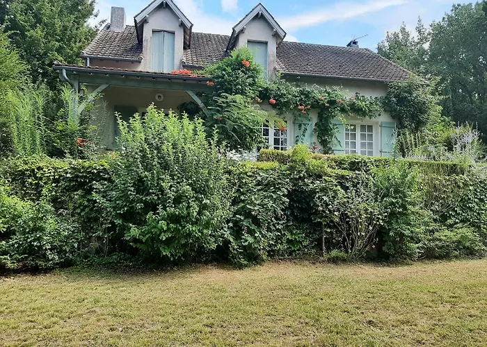 לינה וארוחת בוקר L'oree Du Bois 3*